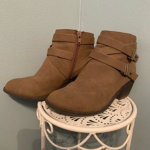 Girls tan booties
